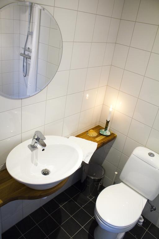 Everts Sjoebods Bed & Breakfast Grebbestad Δωμάτιο φωτογραφία